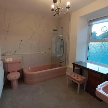 Homestay Double Bed En-suite *