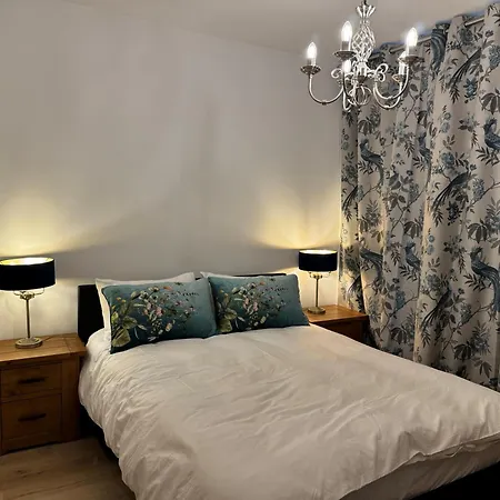 Double Bed En-suite Windermere